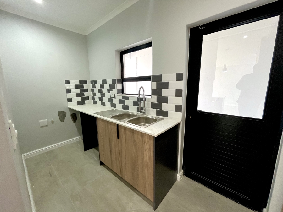 To Let 4 Bedroom Property for Rent in Sandown Western Cape